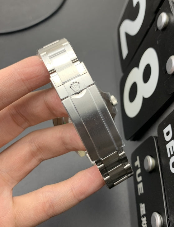 Rolex Submariner Date "Hulk"