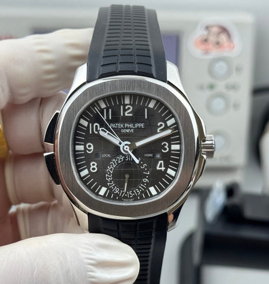 Patek Philippe Aquanaut Travel Time Black